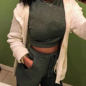 Olive 2 piece long sleeve jogger set, mix and match it 💕​
